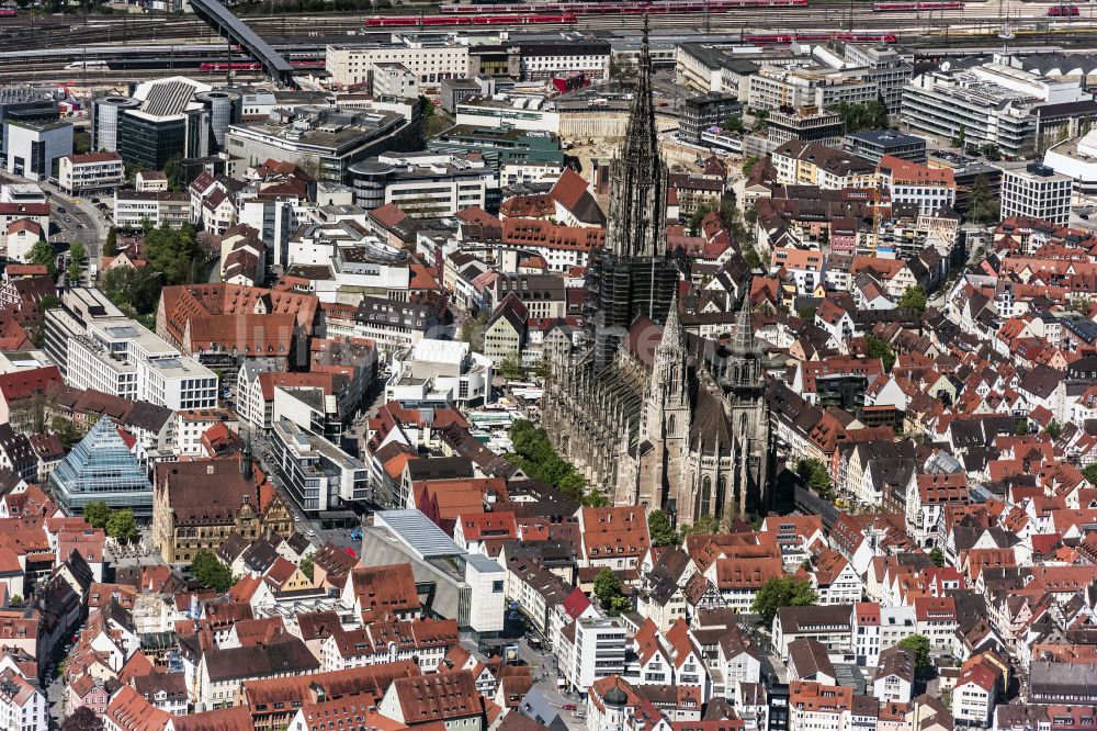 Luftbild Ulm - Kathedrale Ulmer Münster in Ulm im Bundesland Baden-Württemberg, Deutschland