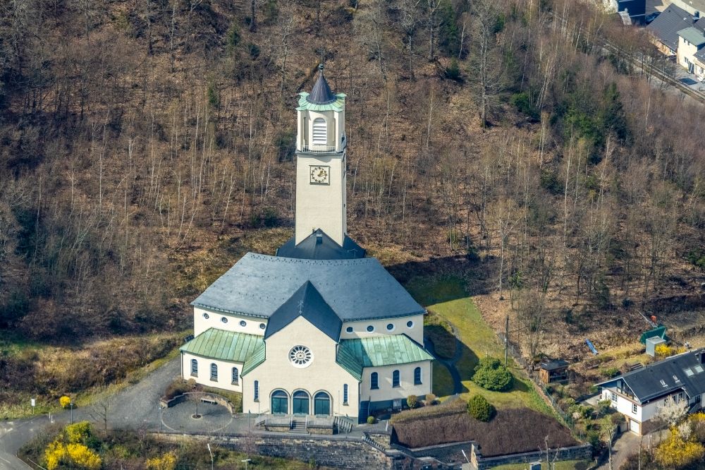 Luftaufnahme Eiserfeld - Katholische Kirche in Eiserfeld im Bundesland Nordrhein-Westfalen, Deutschland