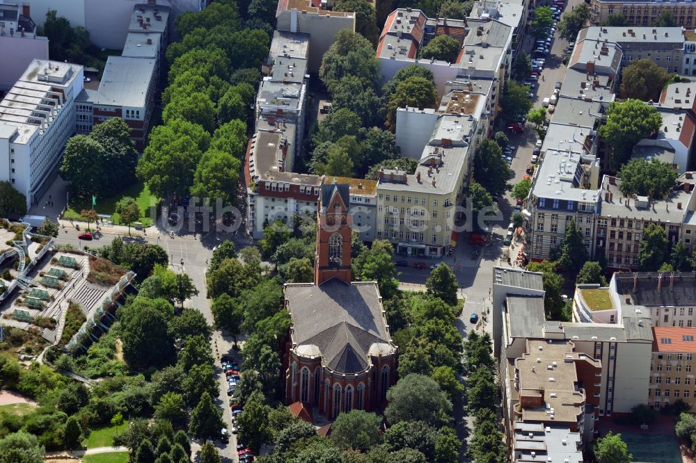 Luftbild Berlin - Katholische Kirche St. Matthias auf dem Winterfeldtplatz in Berlin-Schöneberg