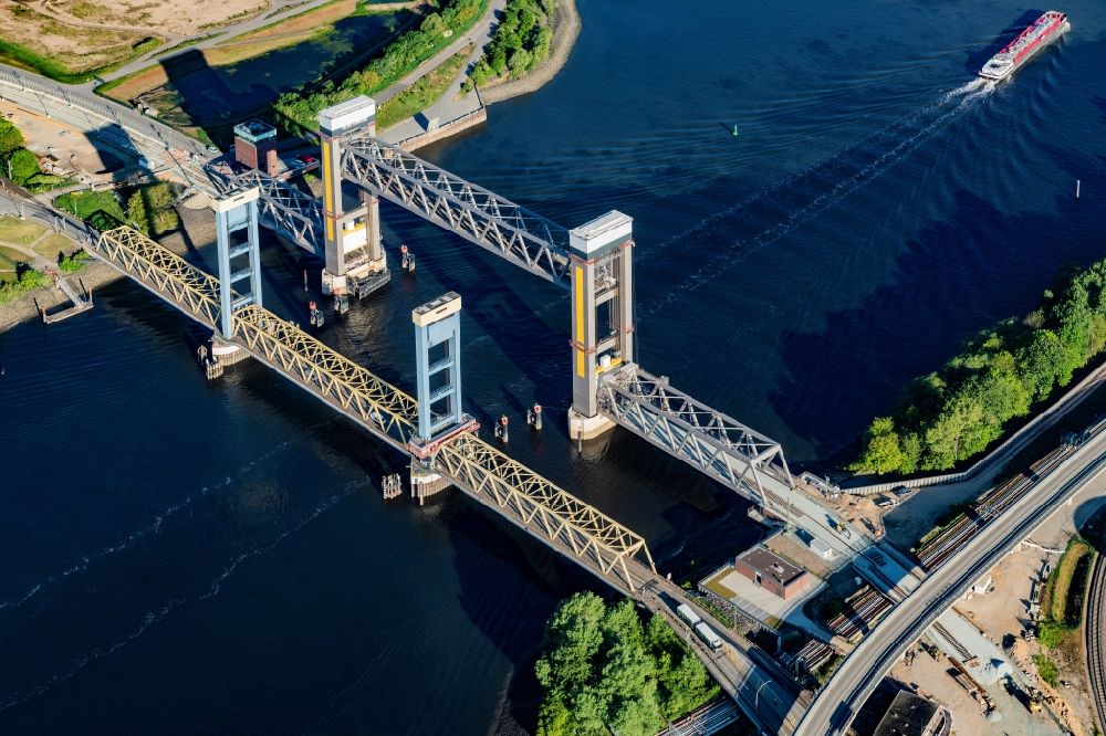 Luftaufnahme Hamburg - Kattwyk- Brücke mit Neubau über der Süderelbe in Hamburg