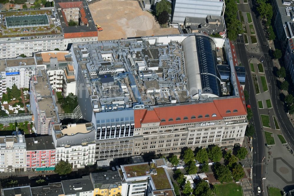 Luftaufnahme Berlin - Kaufhaus des Westens KaDeWe in der Tauentzienstraße am Wittenbergplatz in Berlin-Schöneberg