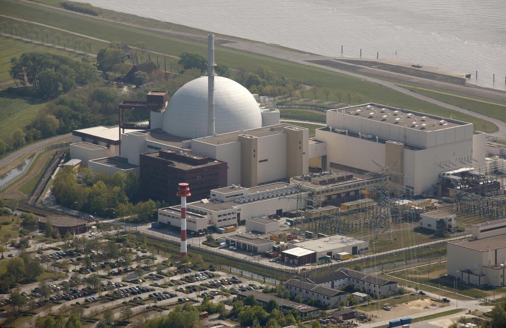 Brokdorf aus der Vogelperspektive: Kernkraftwerk Brokdorf in Schleswig Holstein