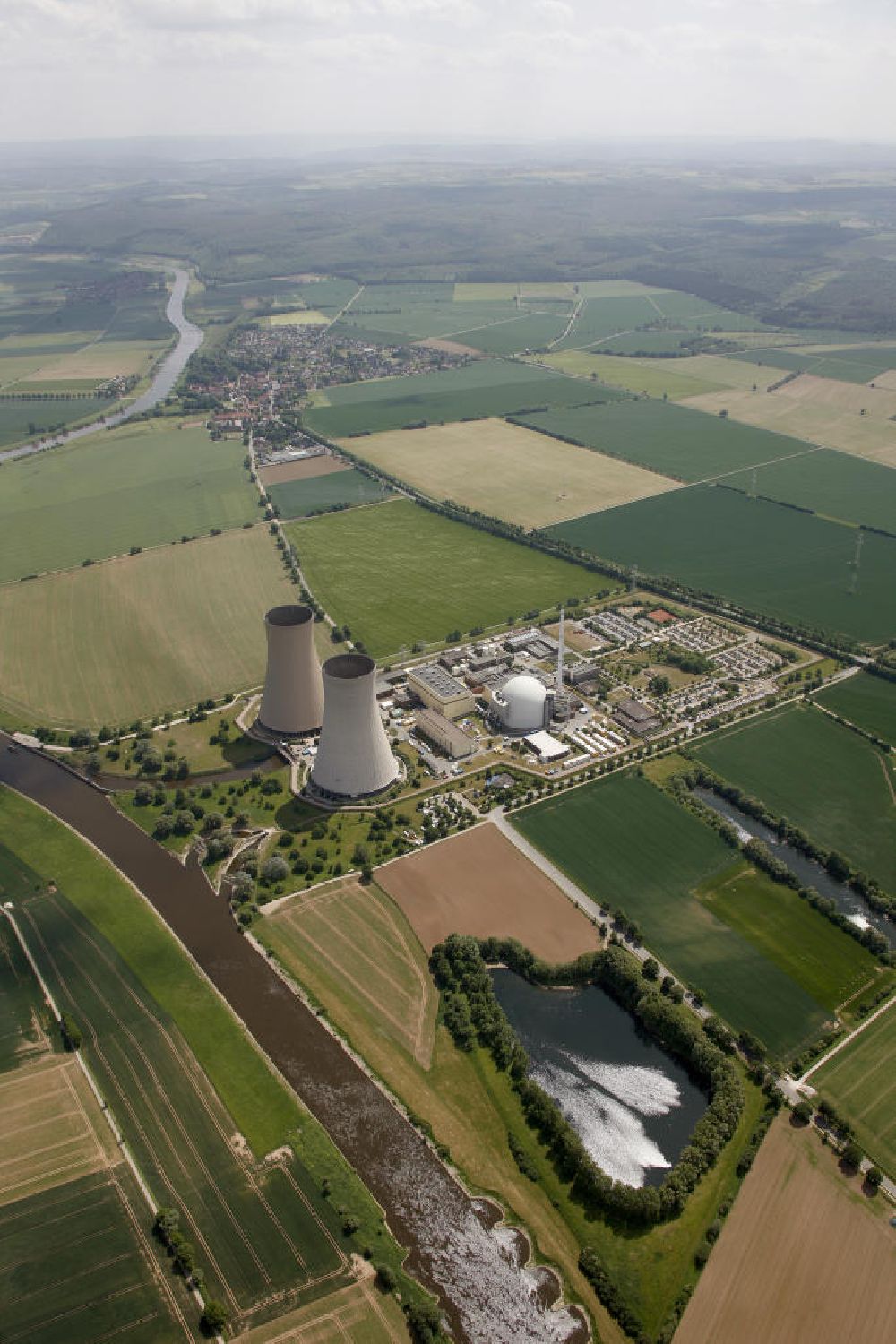 Grohnde von oben - Kernkraftwerk Grohnde / Niedersachsen