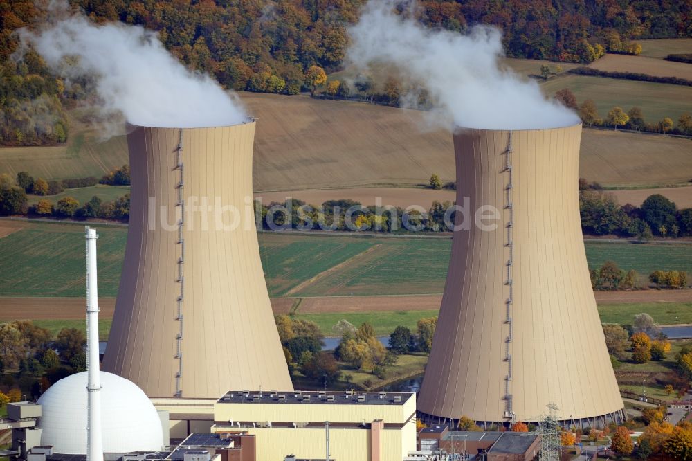 Grohnde aus der Vogelperspektive: Kühltürme des Kernkraftwerkes in Grohnde im Bundesland Niedersachsen
