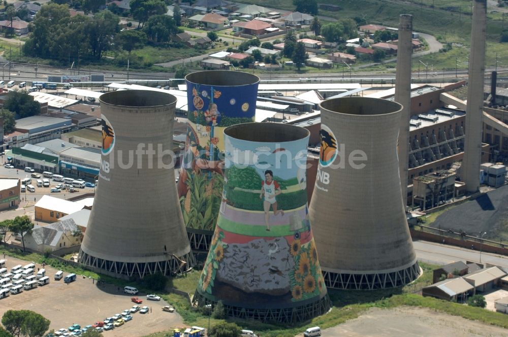 Luftaufnahme Bloemfontein - Kühltürme des Kraftwerkes in Bloemfontein in Free State, Südafrika