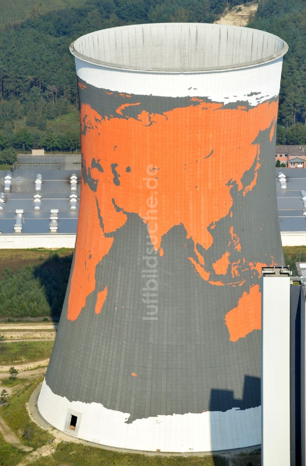 Meppen aus der Vogelperspektive: Kühlturm auf dem Gelände des ehemaligen Kraftwerk Meppen-Hüntel in Niedersachsen
