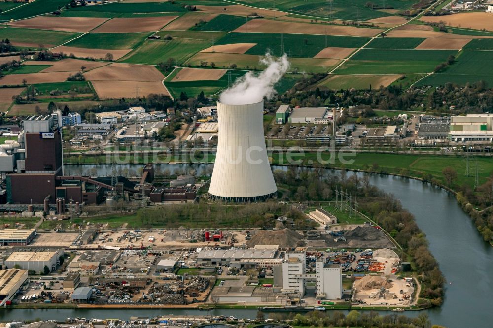 Heilbronn von oben - Kühlturm der Kraftwerksanlagen des Kohle- Heizkraftwerkes in Heilbronn im Bundesland Baden-Württemberg, Deutschland