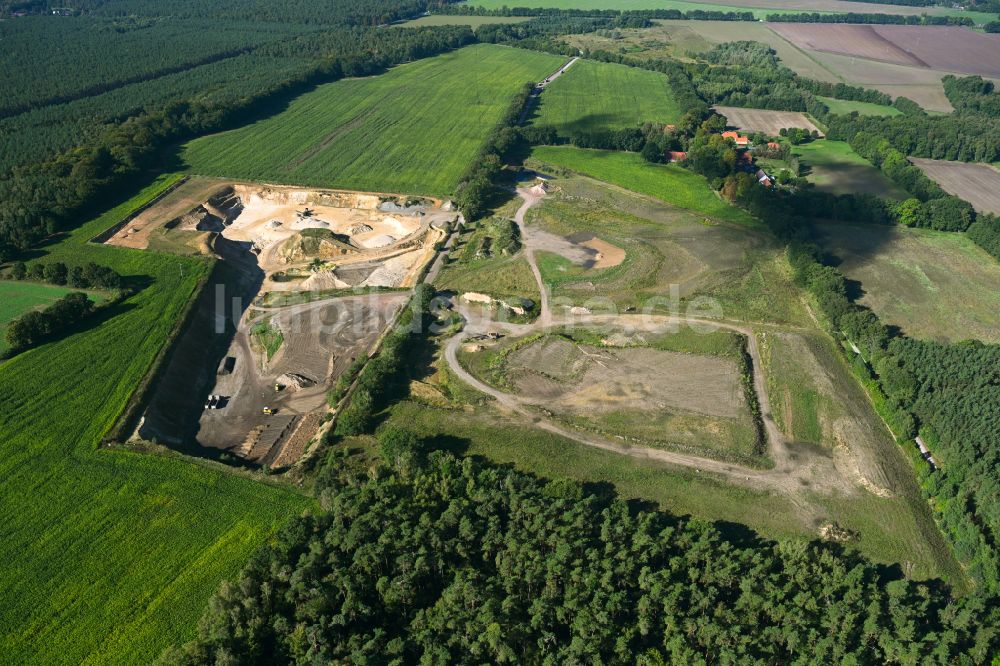 Luftaufnahme Dersenow - Kies- Tagebau in Dersenow im Bundesland Mecklenburg-Vorpommern, Deutschland