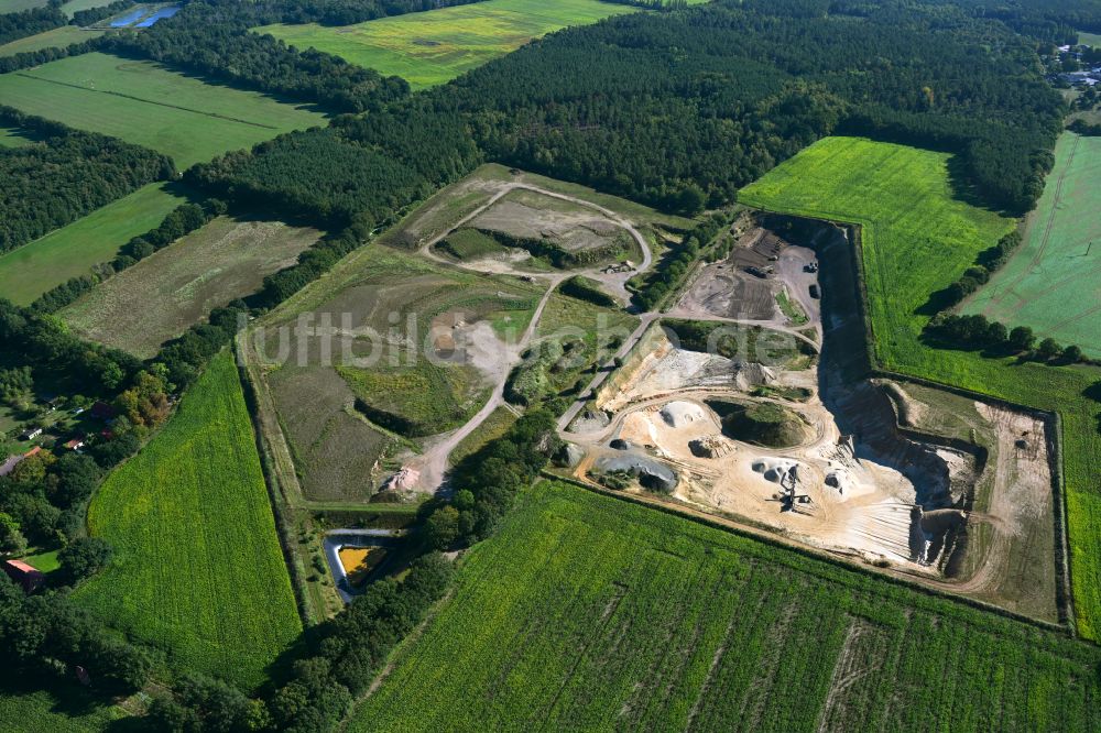 Luftbild Dersenow - Kies- Tagebau in Dersenow im Bundesland Mecklenburg-Vorpommern, Deutschland