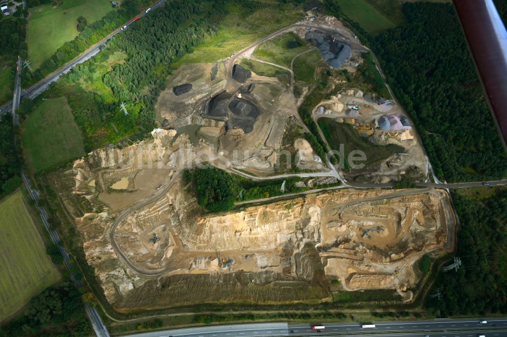Luftaufnahme Dibbersen - Kies- Tagebau in Dibbersen im Bundesland Niedersachsen, Deutschland