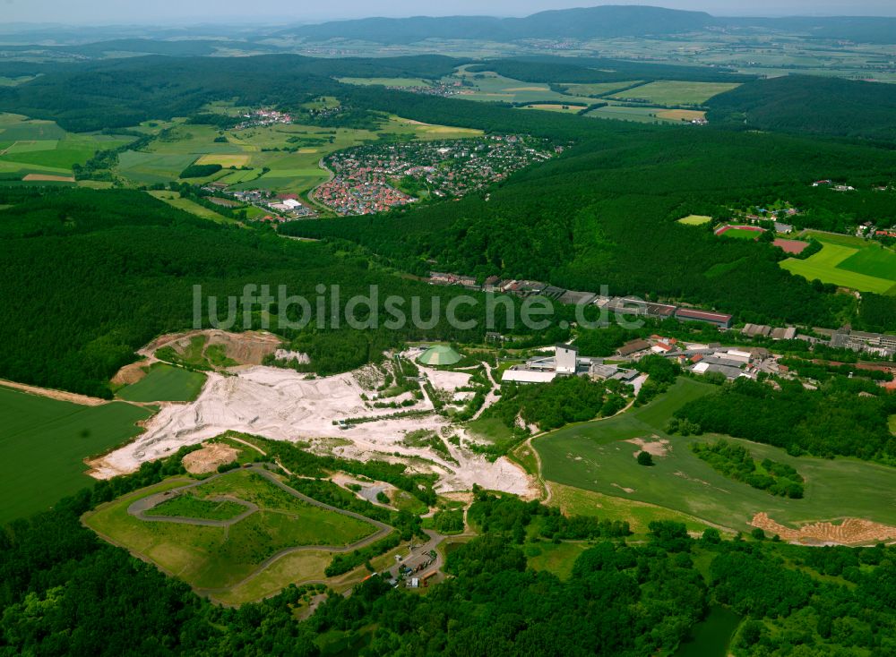 Luftaufnahme Eisenberg (Pfalz) - Kies- Tagebau in Eisenberg (Pfalz) im Bundesland Rheinland-Pfalz, Deutschland