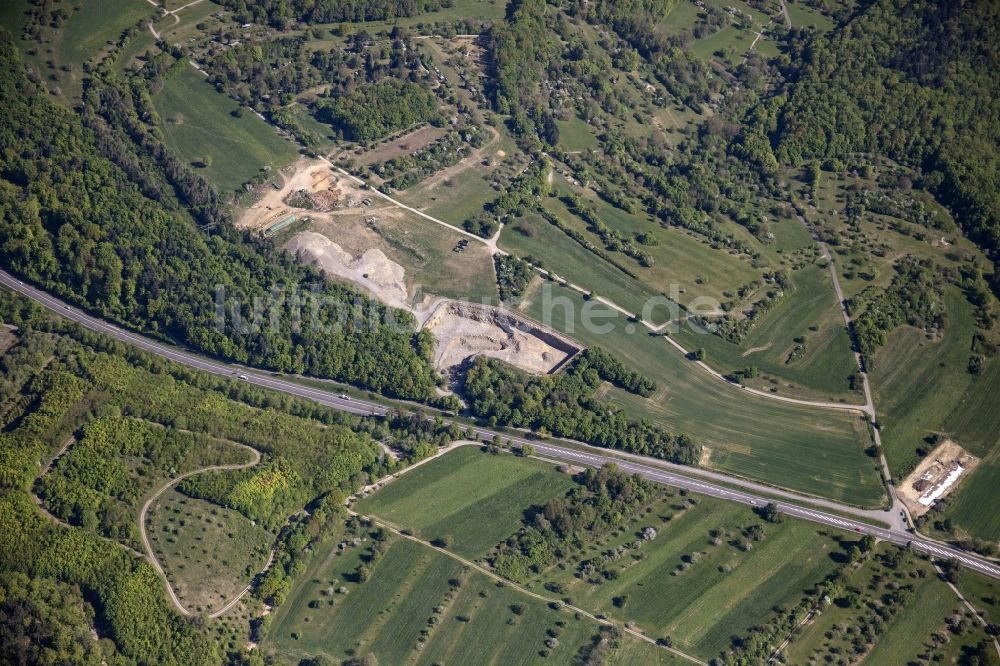 Luftbild Kämpfelbach - Kies- Tagebau im Ortsteil Ersingen in Kämpfelbach im Bundesland Baden-Württemberg, Deutschland