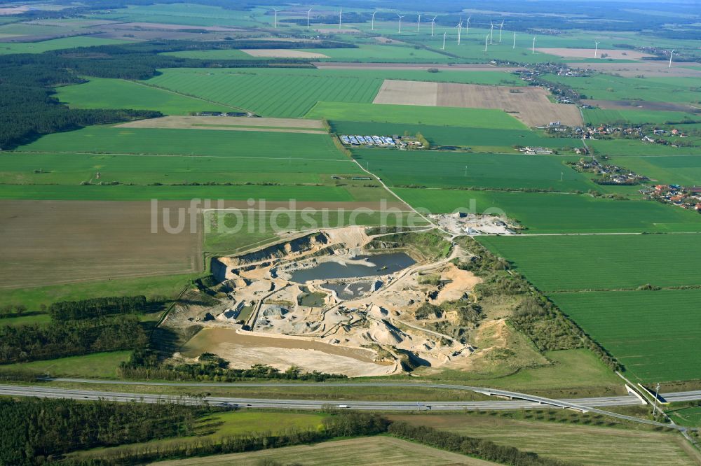 Luftbild Pinnow - Kies- Tagebau in Pinnow im Bundesland Brandenburg, Deutschland