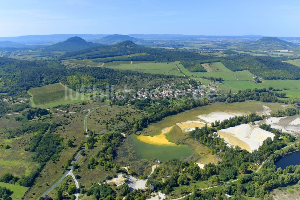 Salföld aus der Vogelperspektive: Kies- Tagebau in Salföld in Wesprim, Ungarn