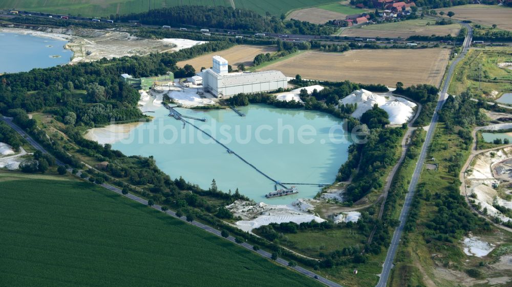 Uhry von oben - Kies- Tagebau Schlingmeier Quarzsand - Werk in Uhry im Bundesland Niedersachsen, Deutschland