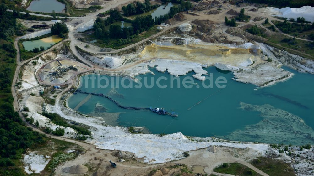 Luftbild Uhry - Kies- Tagebau Schlingmeier Quarzsand - Werk in Uhry im Bundesland Niedersachsen, Deutschland