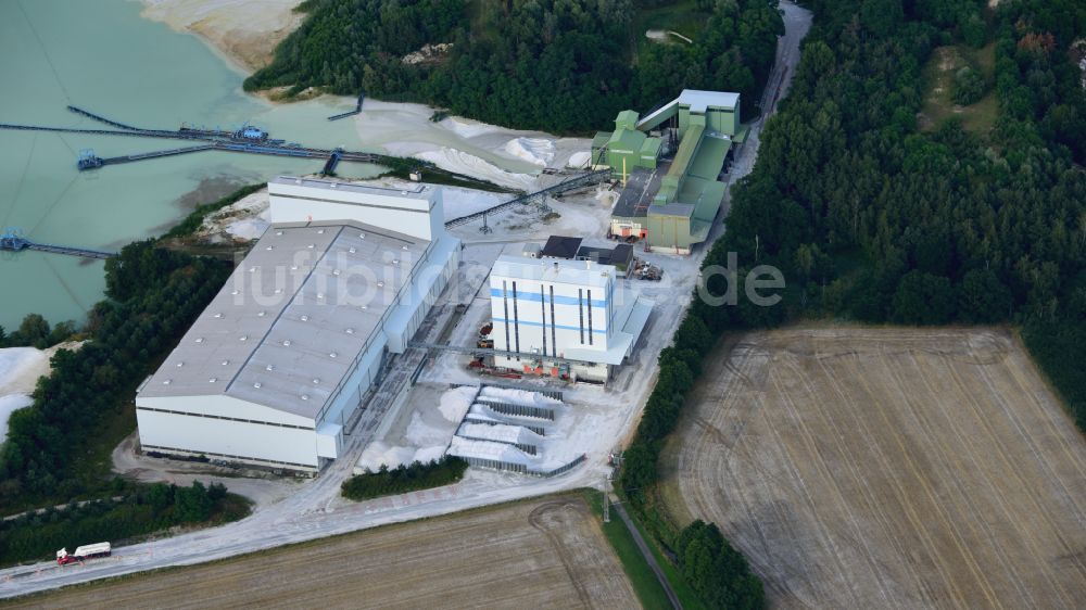 Uhry aus der Vogelperspektive: Kies- Tagebau Schlingmeier Quarzsand - Werk in Uhry im Bundesland Niedersachsen, Deutschland