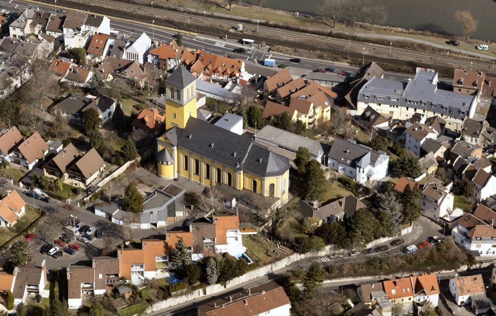 Luftaufnahme Mainz - Kirche der katholischen Pfarrgemeinde Mariä Himmelfahrt in Mainz im Bundesland Rheinland-Pfalz