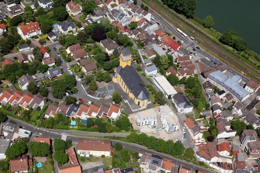 Mainz aus der Vogelperspektive: Kirche der katholischen Pfarrgemeinde Mariä Himmelfahrt in Mainz im Bundesland Rheinland-Pfalz