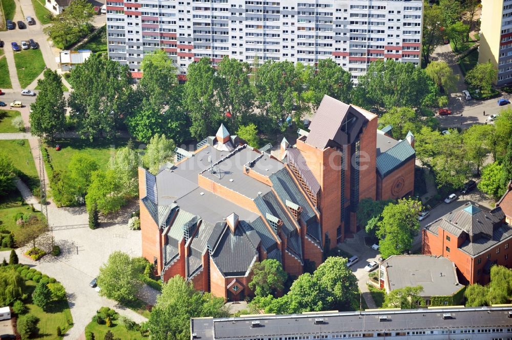 Luftbild Breslau / Wroclaw - Kirche Krolowej Pokoju in Breslau / Wroclaw Popowice in Poland