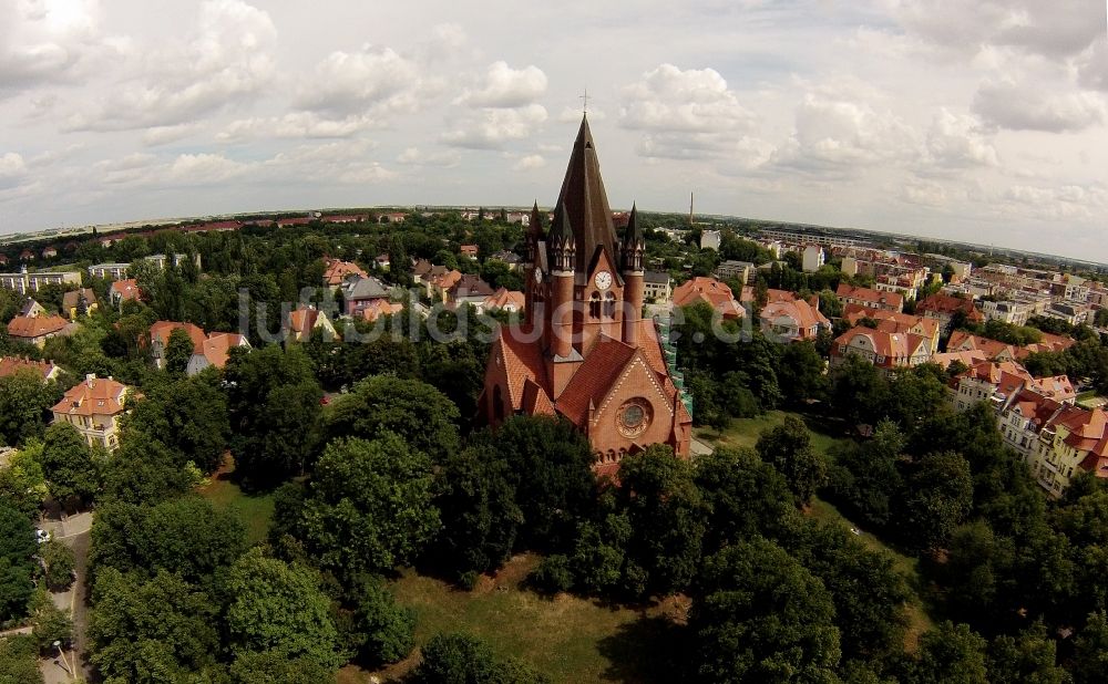 Luftaufnahme Halle / Saale - Kirche Pauluskirche im Paulusviertel von Halle Saale in Sachsen-Anhalt