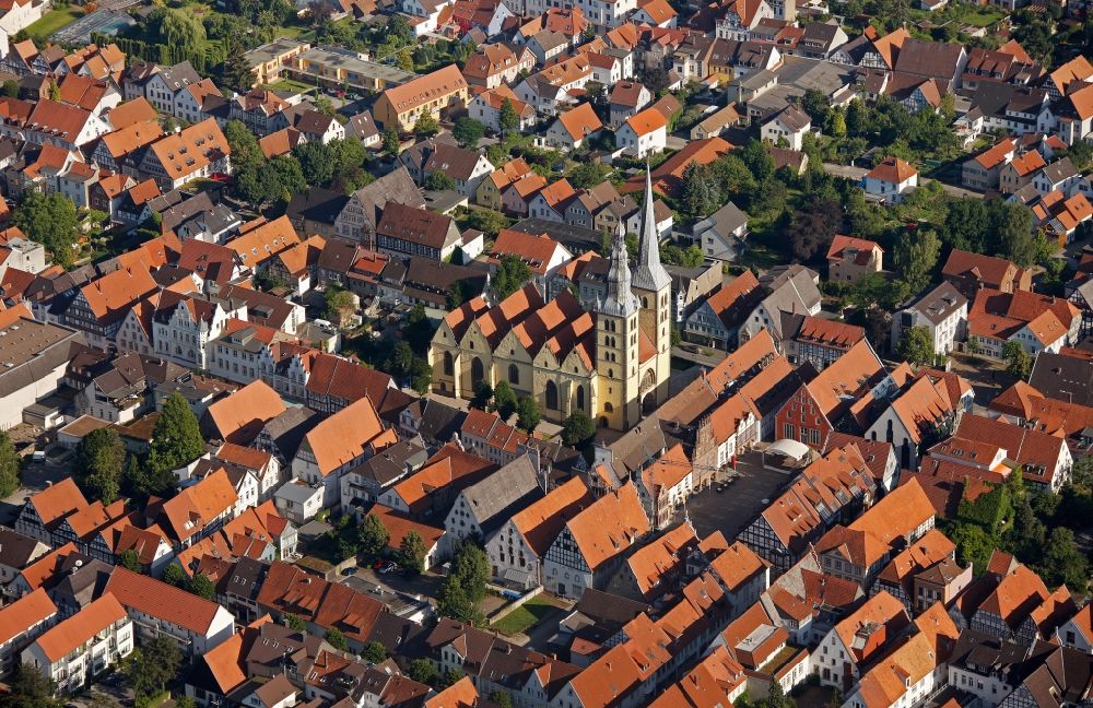 Luftaufnahme Lemgo - Kirche Sankt Nicolai in Lemgo im Bundesland Nordrhein-Westfalen