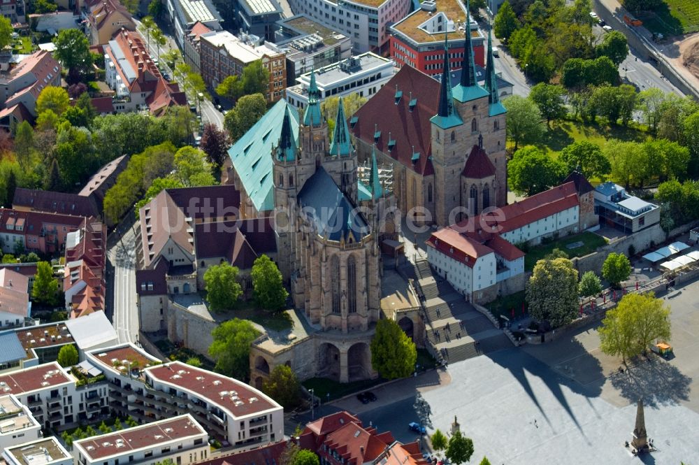 Erfurt aus der Vogelperspektive: Kirchengebäude des Erfurter Dom im Ortsteil Altstadt in Erfurt im Bundesland Thüringen, Deutschland