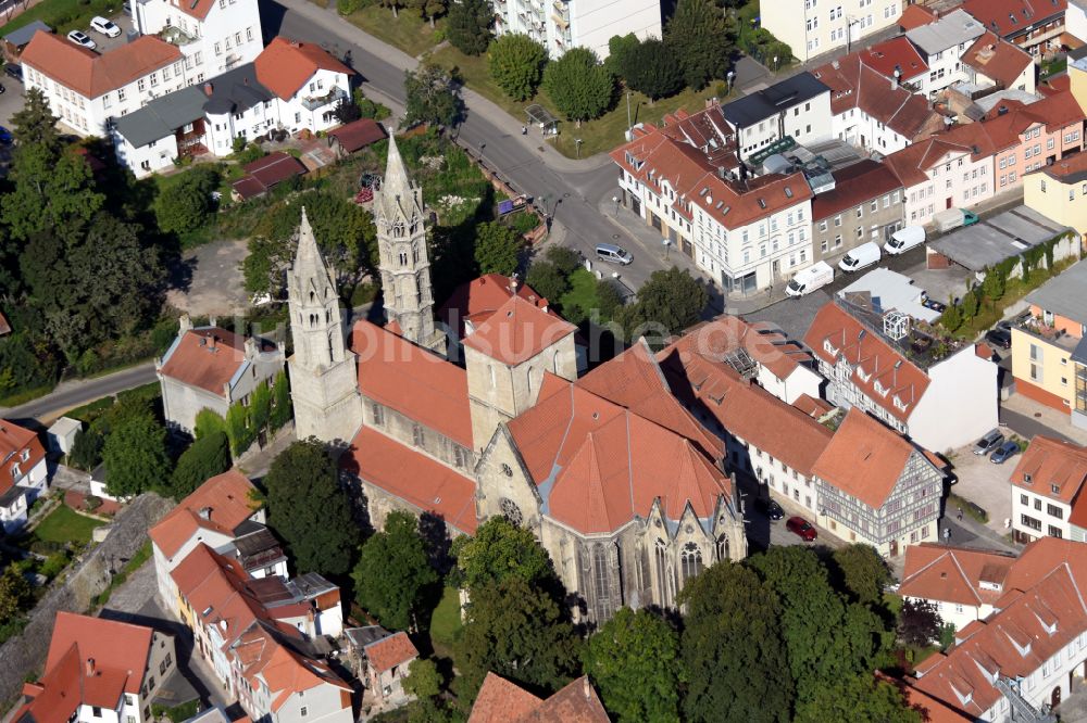 Luftbild Arnstadt - Kirchengebäude Liebfrauenkirche in Arnstadt im Bundesland Thüringen, Deutschland
