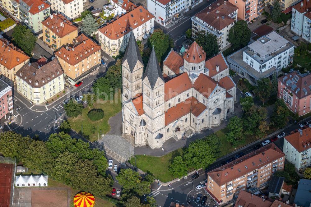 Luftaufnahme Würzburg - Kirchengebäude St. Adalbero an der Weingartenstraße in Würzburg im Bundesland Bayern, Deutschland