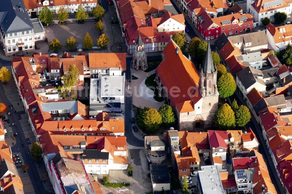 Luftaufnahme Heilbad Heiligenstadt - Kirchengebäude St. Aegidien im Altstadt- Zentrum in Heilbad Heiligenstadt im Bundesland Thüringen, Deutschland