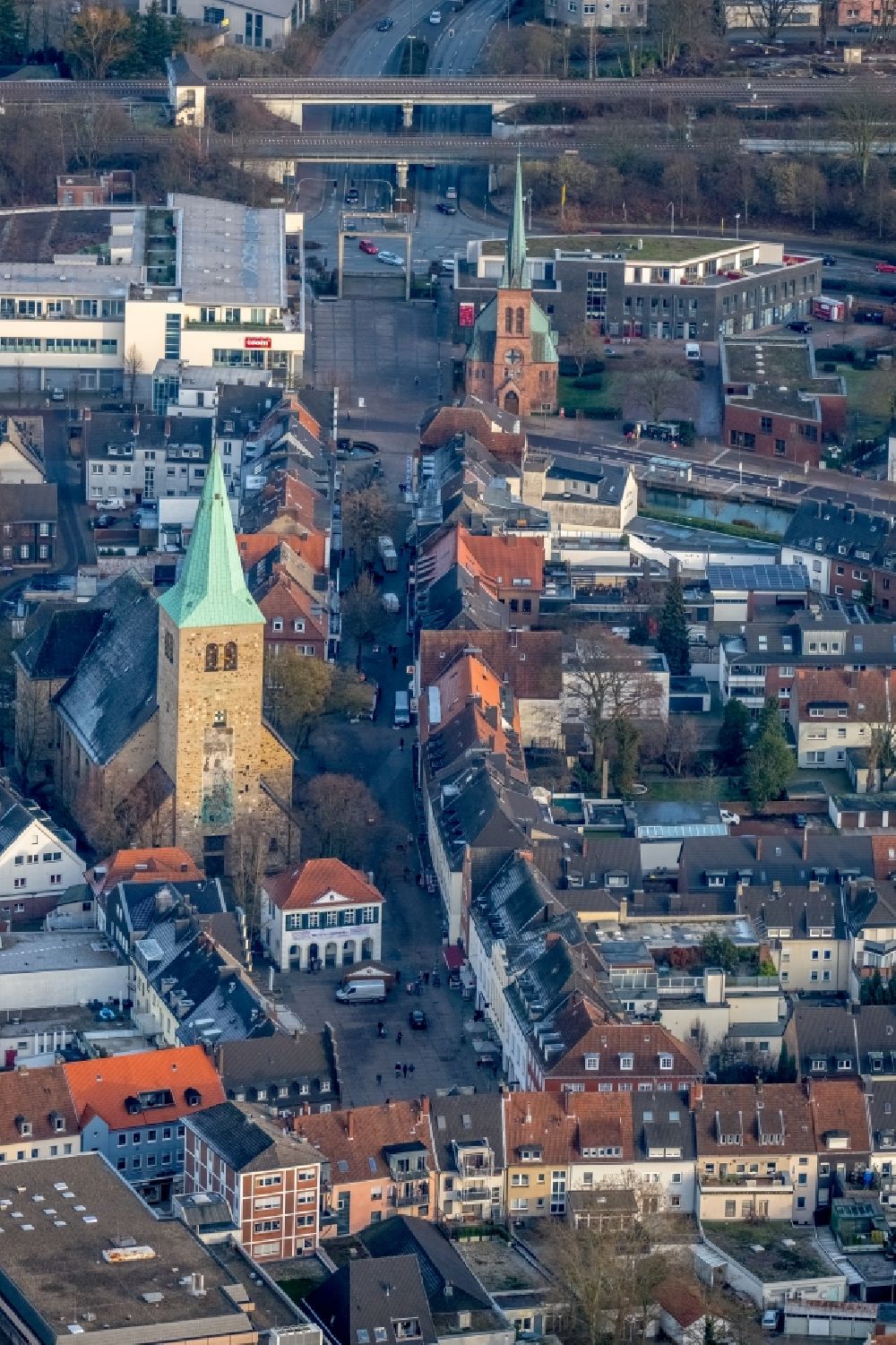 Luftbild Dorsten - Kirchengebäude der St. Agatha am Markt in Dorsten im Bundesland Nordrhein-Westfalen, Deutschland