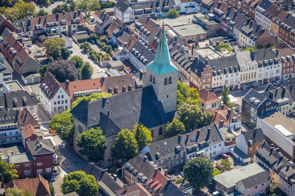 Luftbild Dorsten - Kirchengebäude der St. Agatha am Markt in Dorsten im Bundesland Nordrhein-Westfalen, Deutschland