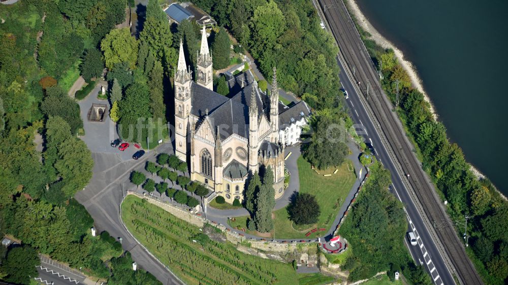 Luftaufnahme Remagen - Kirchengebäude der Apollinariskirche am Apollinarisberg in Remagen im Bundesland Rheinland-Pfalz