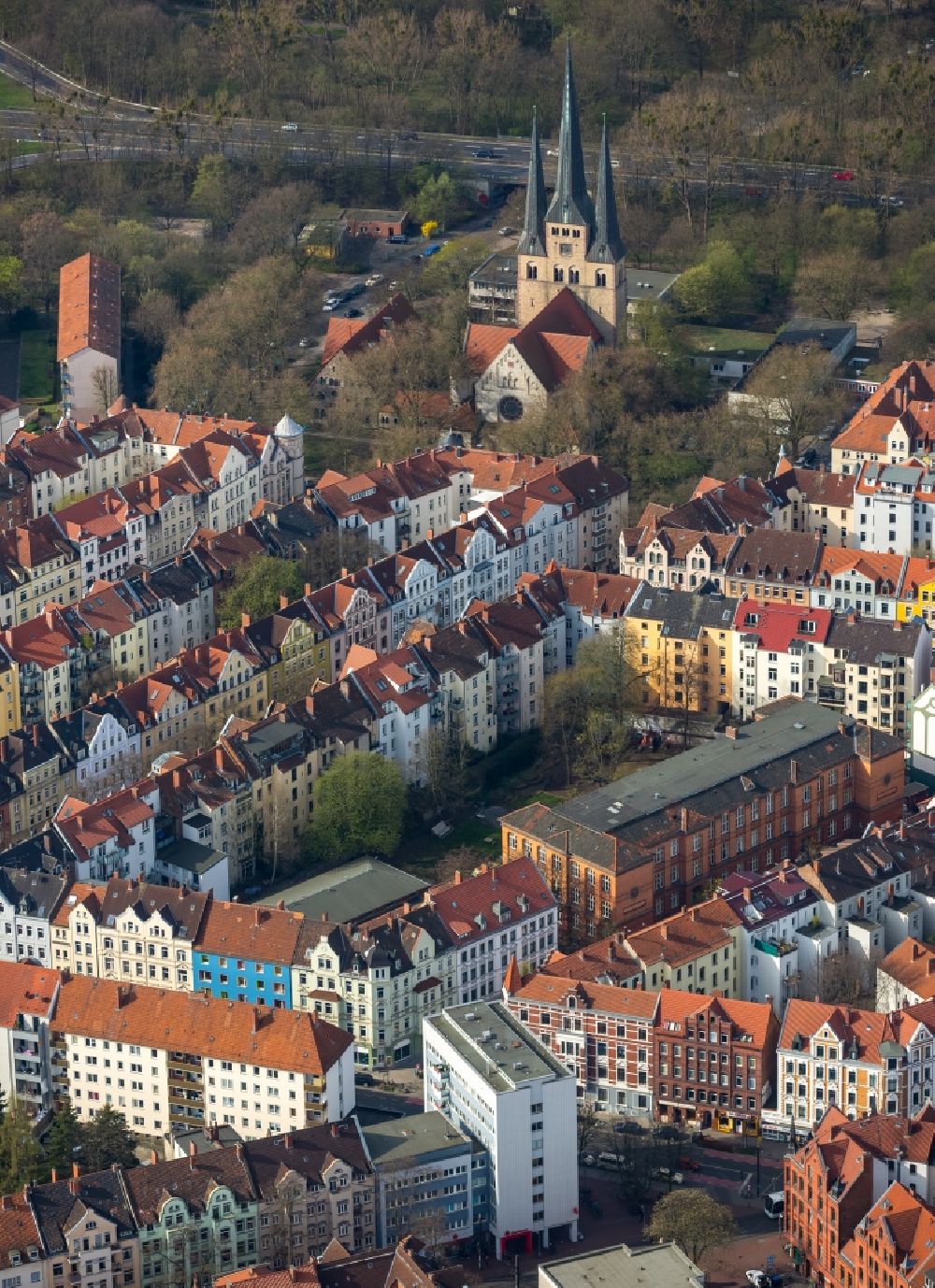 Luftbild Hannover - Kirchengebäude der Bethlehemkirche im Ortsteil Linden-Limmer in Hannover im Bundesland Niedersachsen, Deutschland