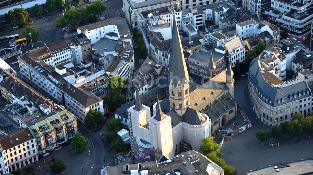 Luftbild Bonn - Kirchengebäude Bonner Münster am Martinsplatz in Bonn im Bundesland Nordrhein-Westfalen, Deutschland