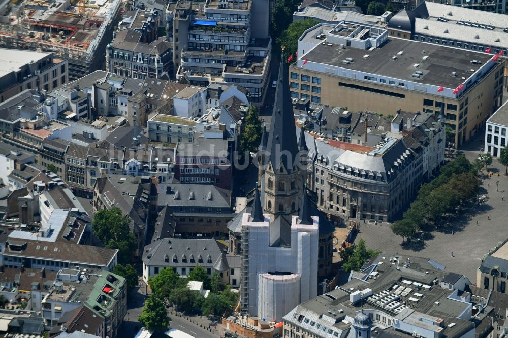 Luftbild Bonn - Kirchengebäude Bonner Münster am Münsterplatz in Bonn im Bundesland Nordrhein-Westfalen, Deutschland