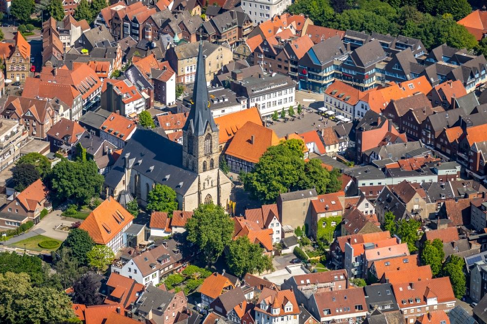 Luftbild Werne - Kirchengebäude der St. Christophorus Kirche in Werne im Bundesland Nordrhein-Westfalen, Deutschland