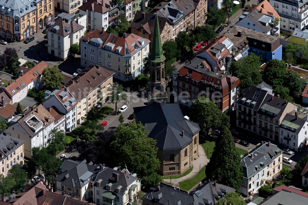 Luftbild Freiburg im Breisgau - Kirchengebäude der Christuskirche in Freiburg im Breisgau im Bundesland Baden-Württemberg, Deutschland