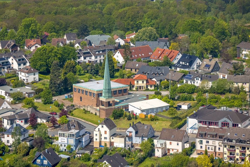 Luftaufnahme Wetter (Ruhr) - Kirchengebäude Christuskirche Grundschöttel in Wetter (Ruhr) im Bundesland Nordrhein-Westfalen, Deutschland