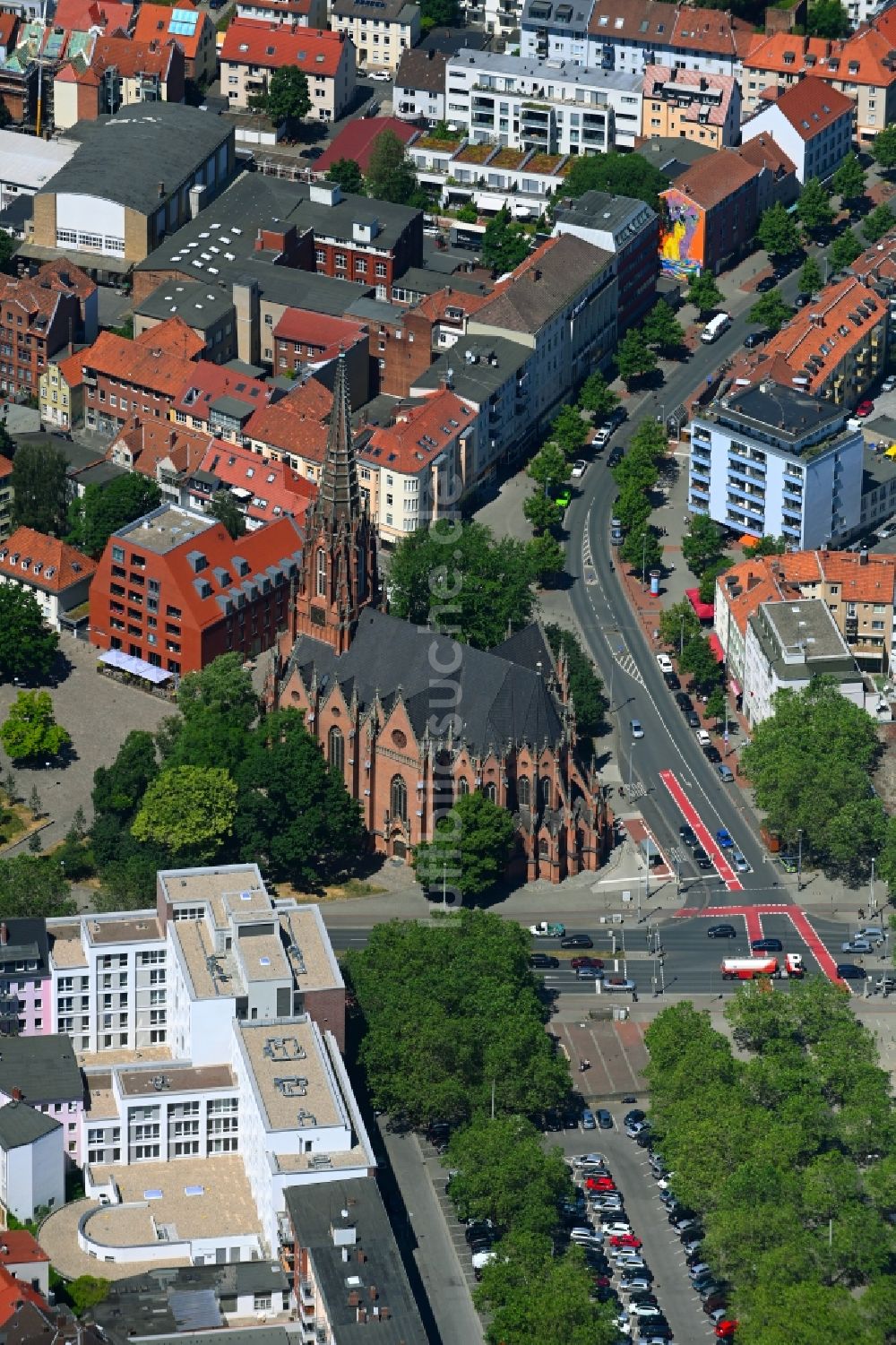 Hannover von oben - Kirchengebäude Christuskirche in Hannover im Bundesland Niedersachsen, Deutschland