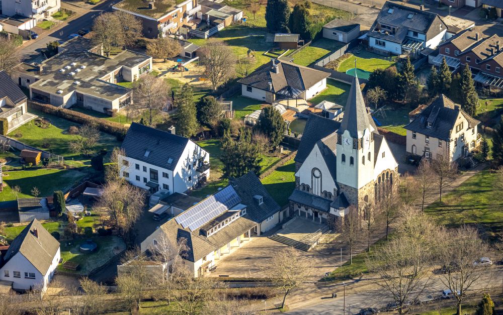 Lünen aus der Vogelperspektive: Kirchengebäude Christuskirche in Horstmar im Bundesland Nordrhein-Westfalen, Deutschland