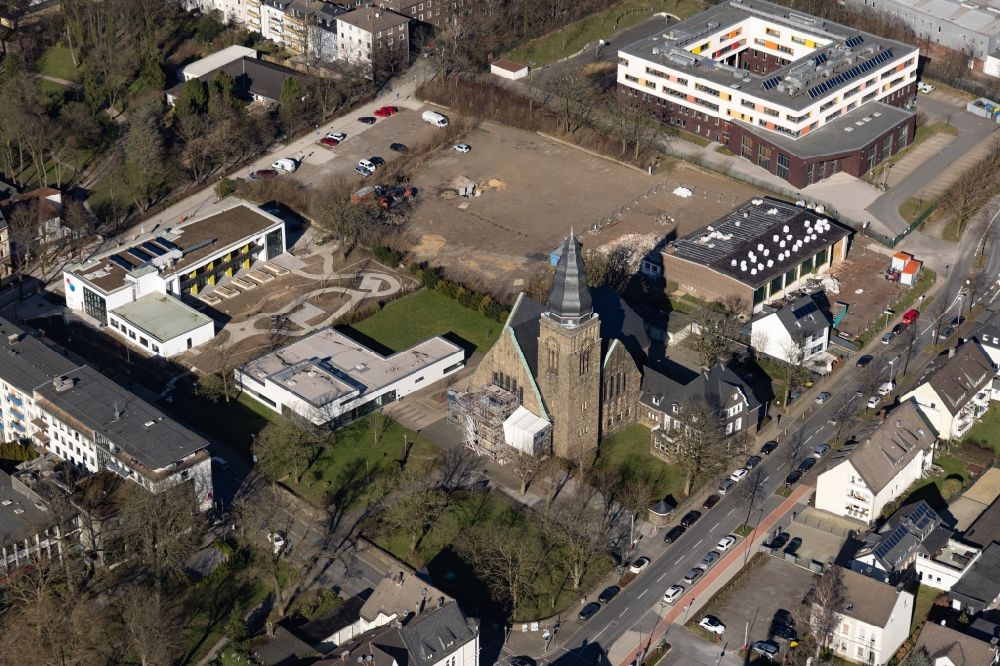 Velbert von oben - Kirchengebäude der Christuskirche in Velbert im Bundesland Nordrhein-Westfalen, Deutschland