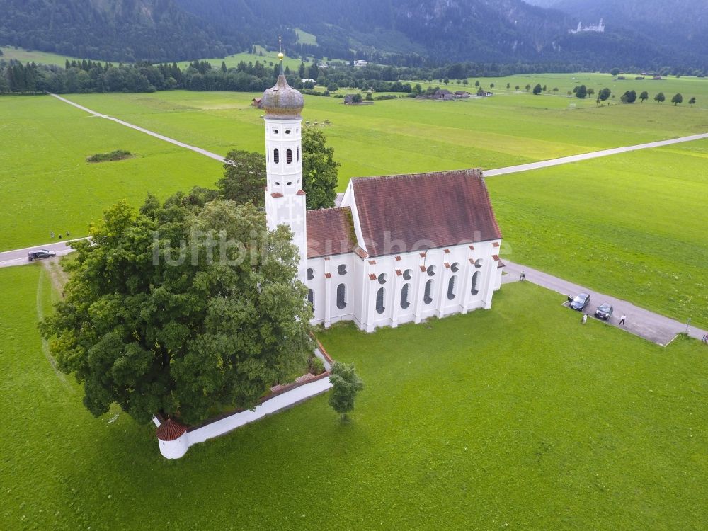 Luftbild Schwangau - Kirchengebäude St. Coloman in Schwangau im Bundesland Bayern, Deutschland