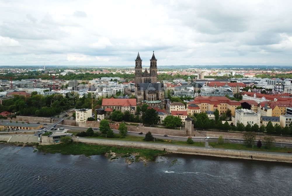 Luftbild Magdeburg - Kirchengebäude Dom zu Magdeburg im Ortsteil Altstadt in Magdeburg im Bundesland Sachsen-Anhalt