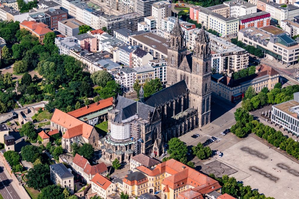 Luftbild Magdeburg - Kirchengebäude Dom in Magdeburg im Bundesland Sachsen-Anhalt, Deutschland