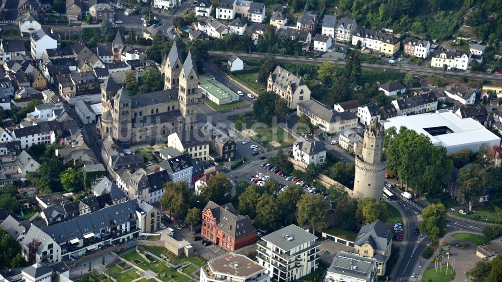 Luftaufnahme Andernach - Kirchengebäude des Domes in der Altstadt in Andernach im Bundesland Rheinland-Pfalz, Deutschland