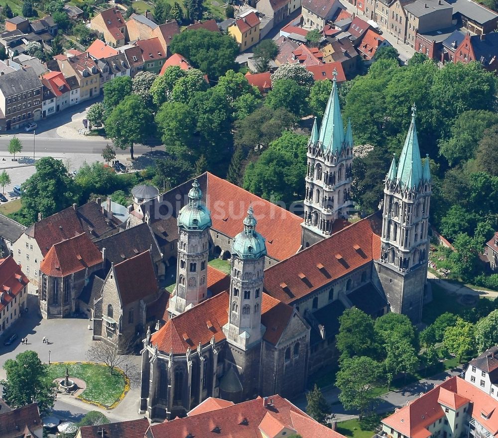 Naumburg (Saale) von oben - Kirchengebäude des Domes in der Altstadt in Naumburg (Saale) im Bundesland Sachsen-Anhalt, Deutschland