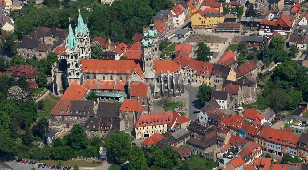 Luftaufnahme Naumburg (Saale) - Kirchengebäude des Domes in der Altstadt in Naumburg (Saale) im Bundesland Sachsen-Anhalt, Deutschland