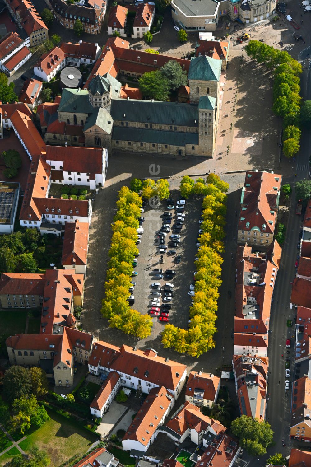 Luftbild Osnabrück - Kirchengebäude des Domes in der Altstadt in Osnabrück im Bundesland Niedersachsen, Deutschland