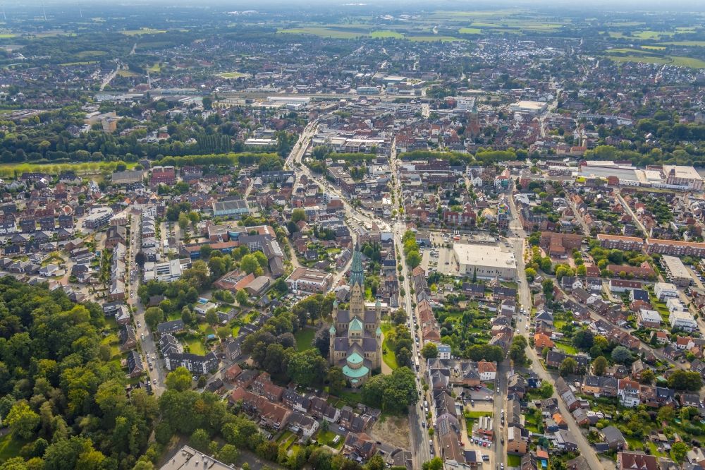 Luftaufnahme Rheine - Kirchengebäude des Domes in der Altstadt in Rheine im Bundesland Nordrhein-Westfalen, Deutschland